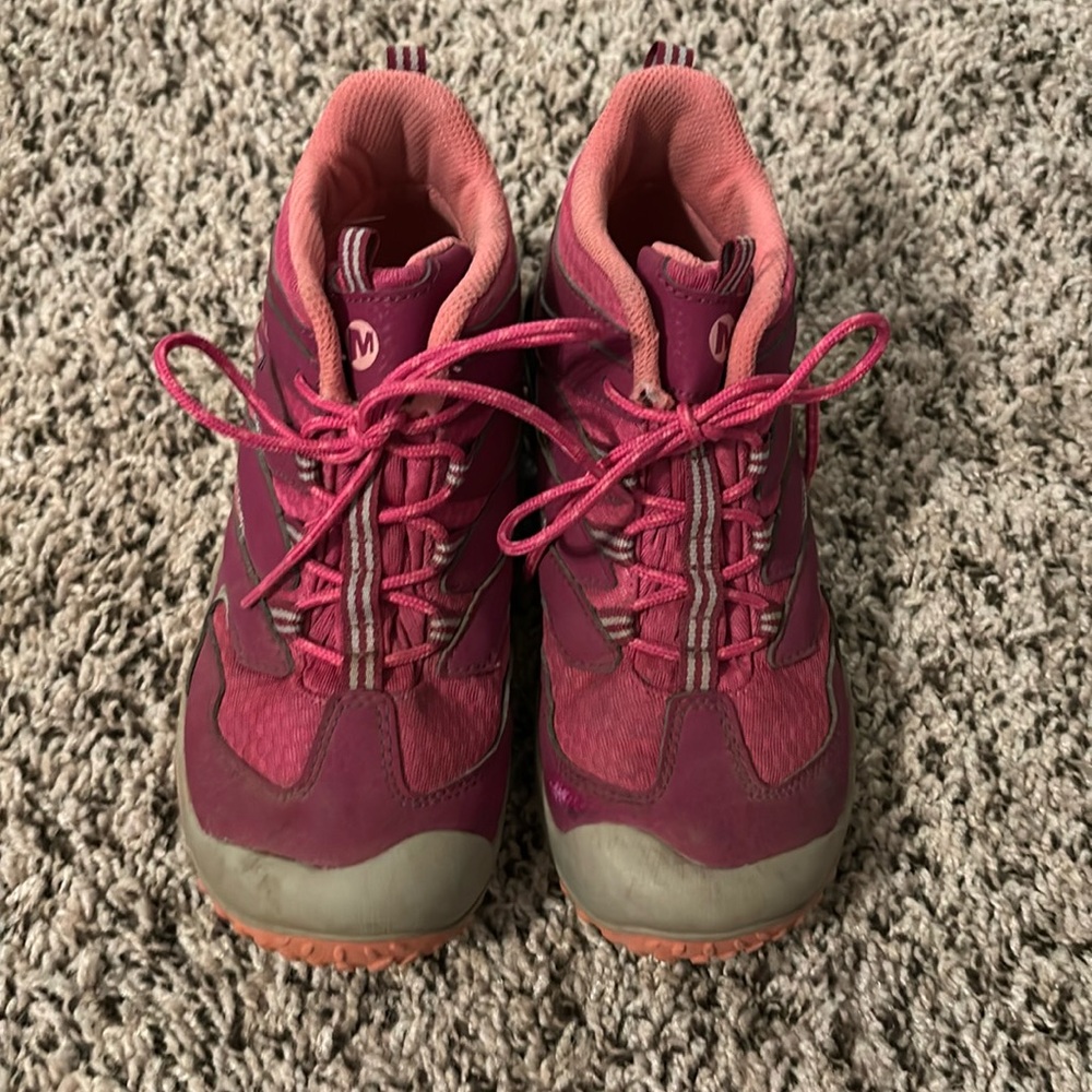 Merrell girls waterproof hiking boot. Size 2.5
